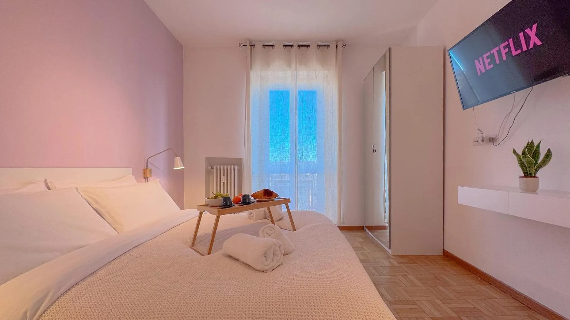 Spacious Apartment With Romantic Balcony And 2 Bathrooms Милан 0*,