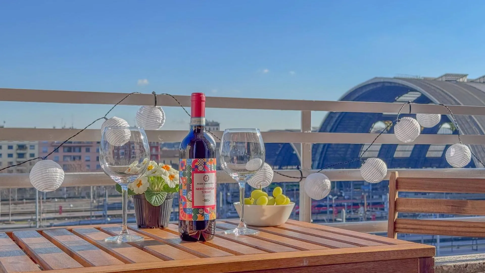 Spacious Apartment With Romantic Balcony And 2 Bathrooms Милан