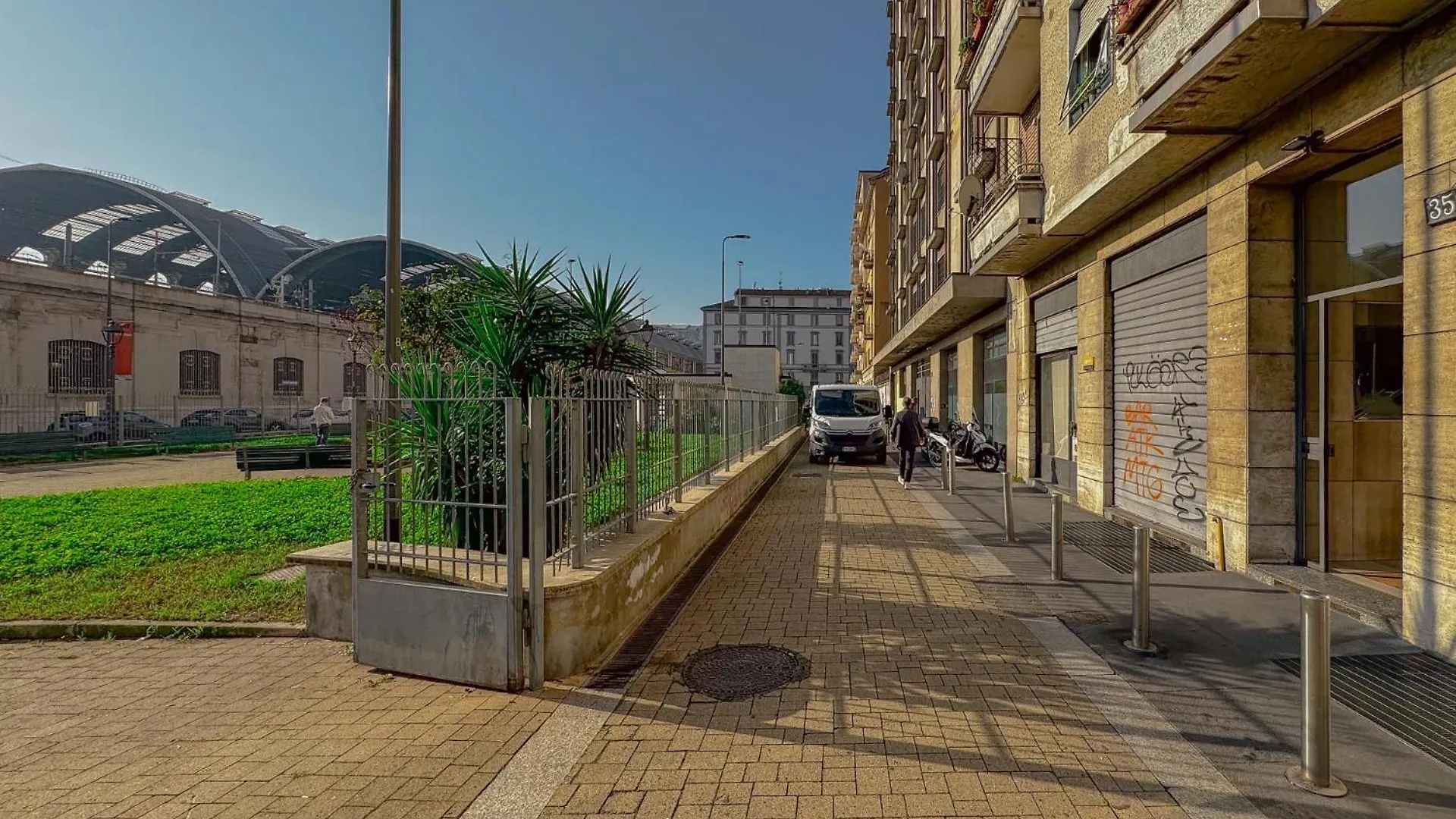 Spacious Apartment With Romantic Balcony And 2 Bathrooms Милан