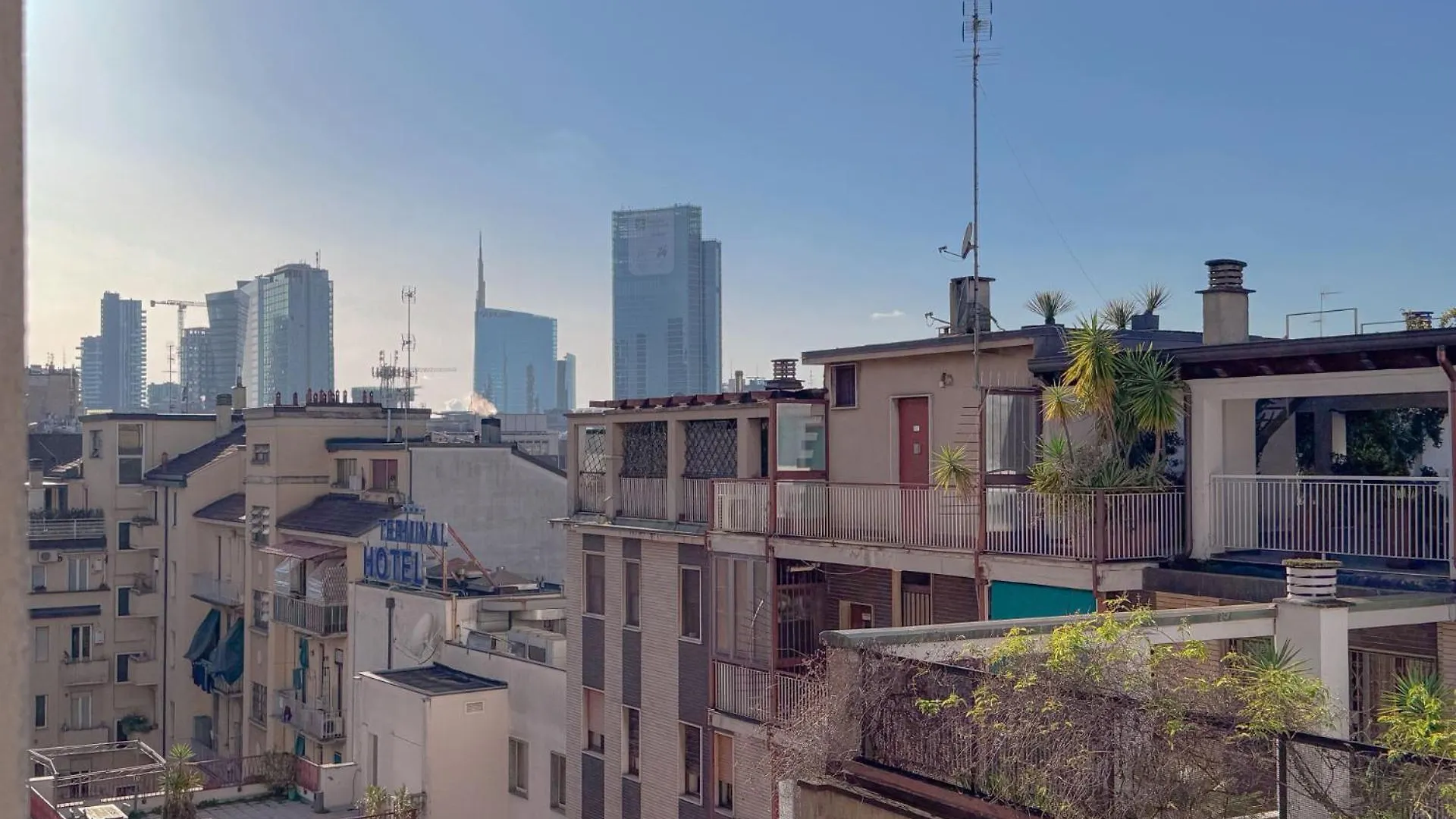 Spacious Apartment With Romantic Balcony And 2 Bathrooms Milano