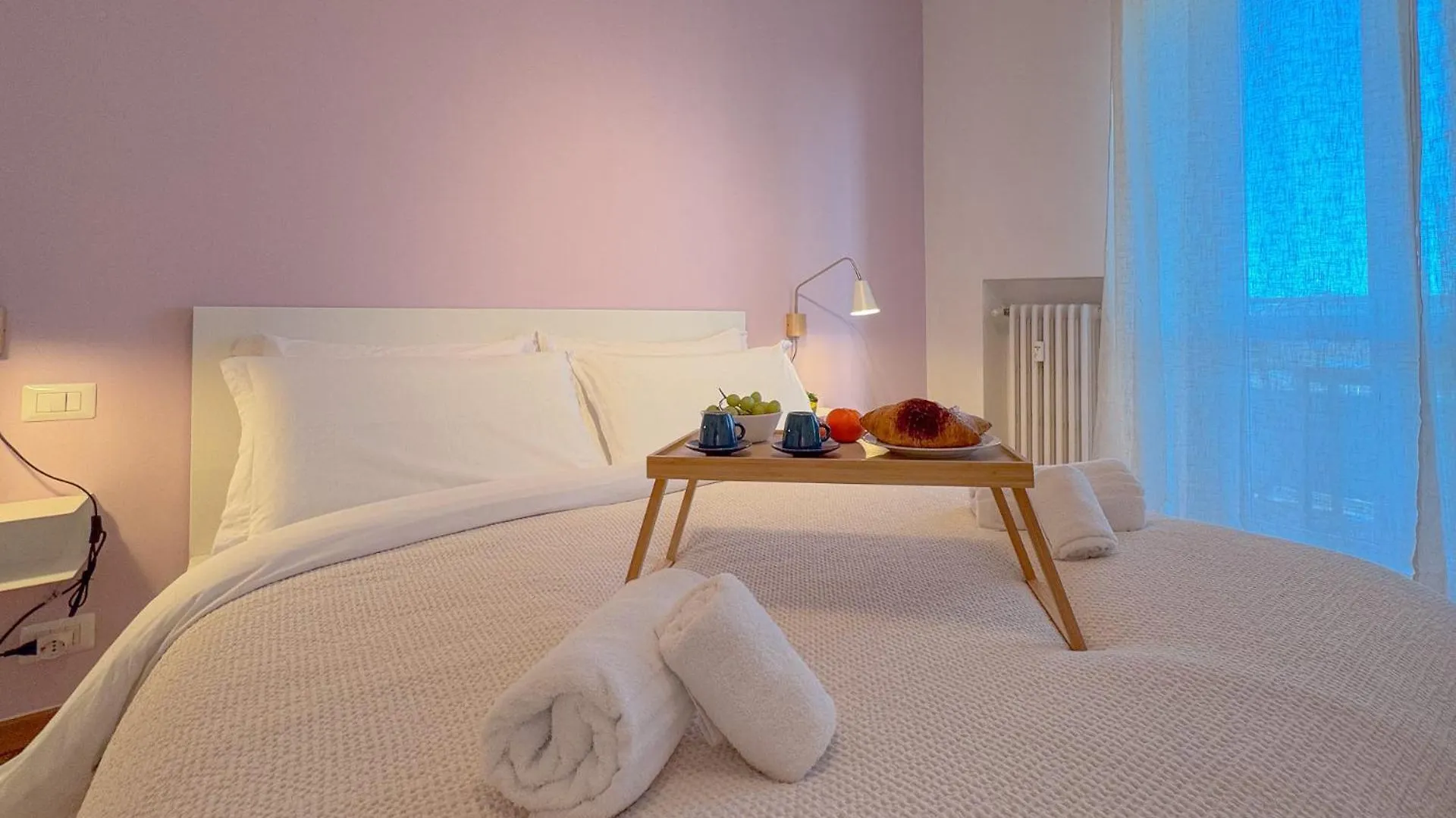 Spacious Apartment With Romantic Balcony And 2 Bathrooms Milano Italien